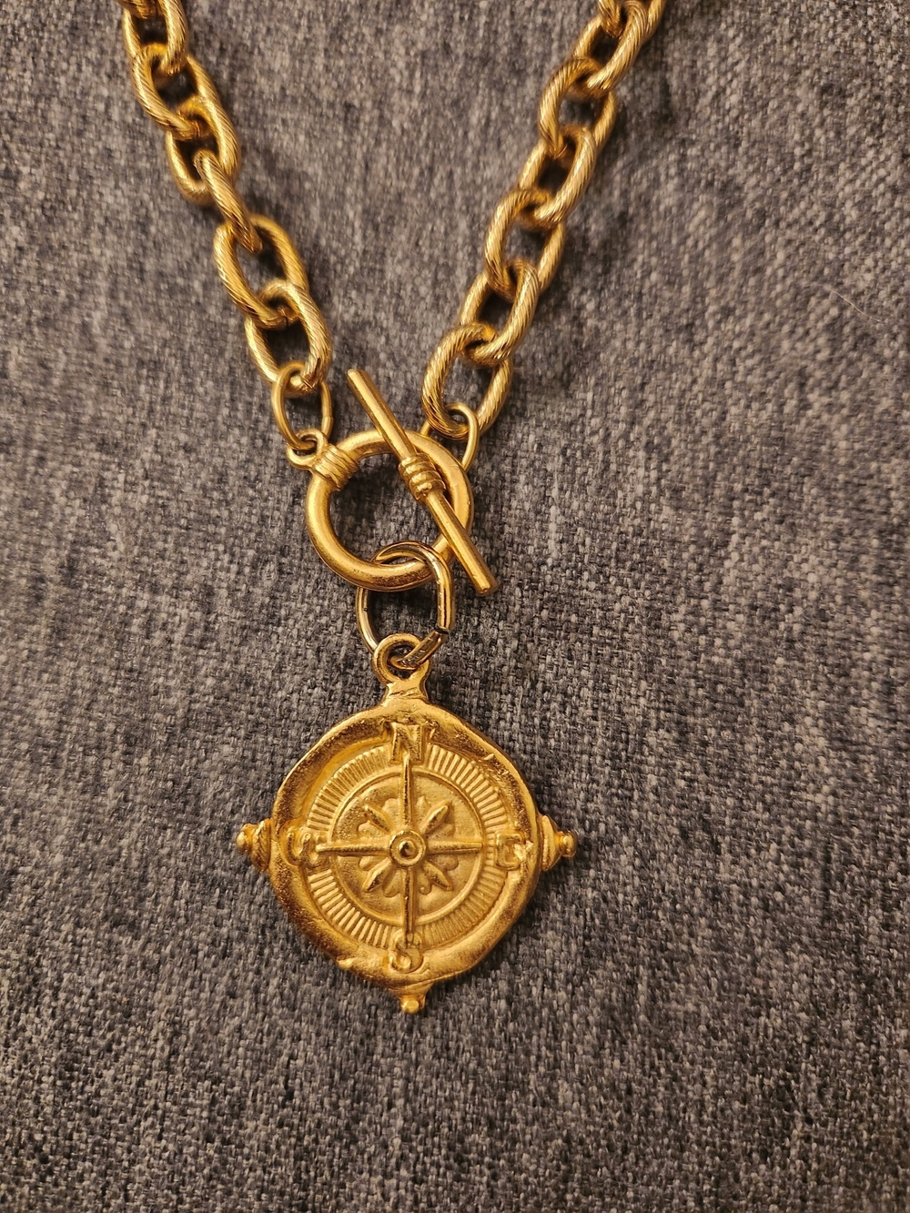 Susan Shaw Gold Compass Medallion Toggle Necklace 20 Inch  - Women Jewelry
